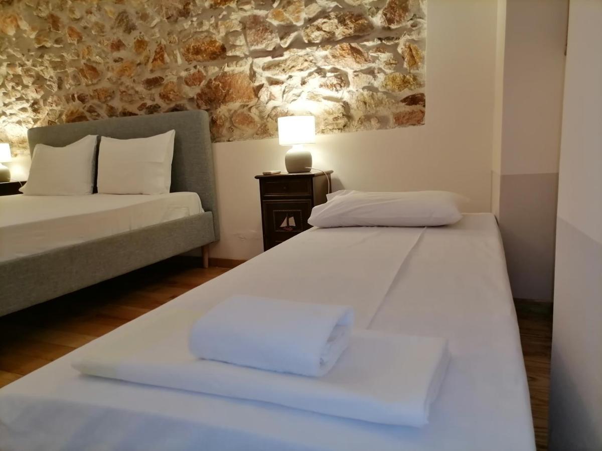Luxurious Villa At Mets Atena Exterior foto